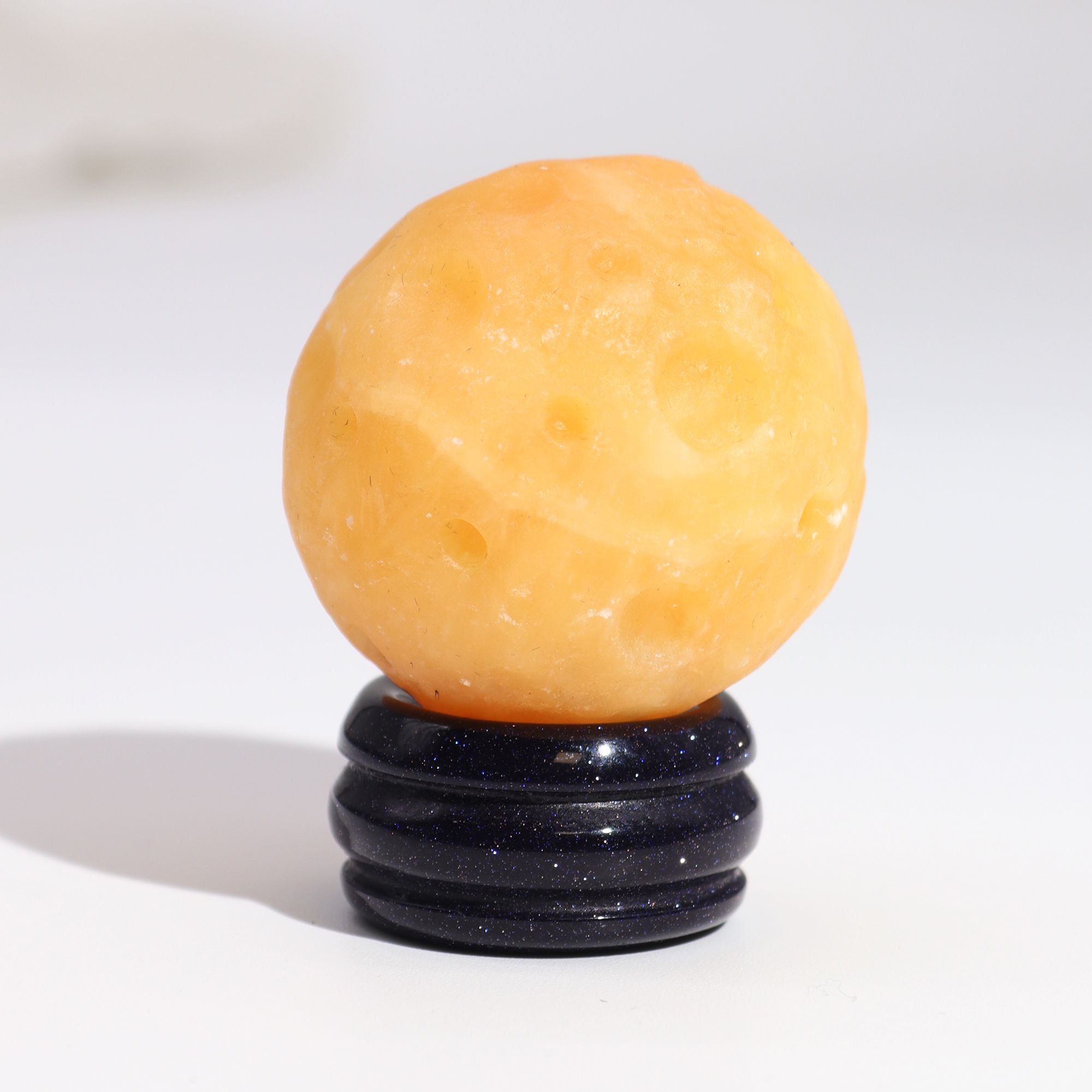 bG9jYWw6Ly9tZWRpYS85UC9DQy82MFIzMEMxRzZXU0tDQzlQLzQzOWQ0MDlhLmpwZWc.jpg Yellow Jade Planet on a Sola Goldstone Stand (SATURN)