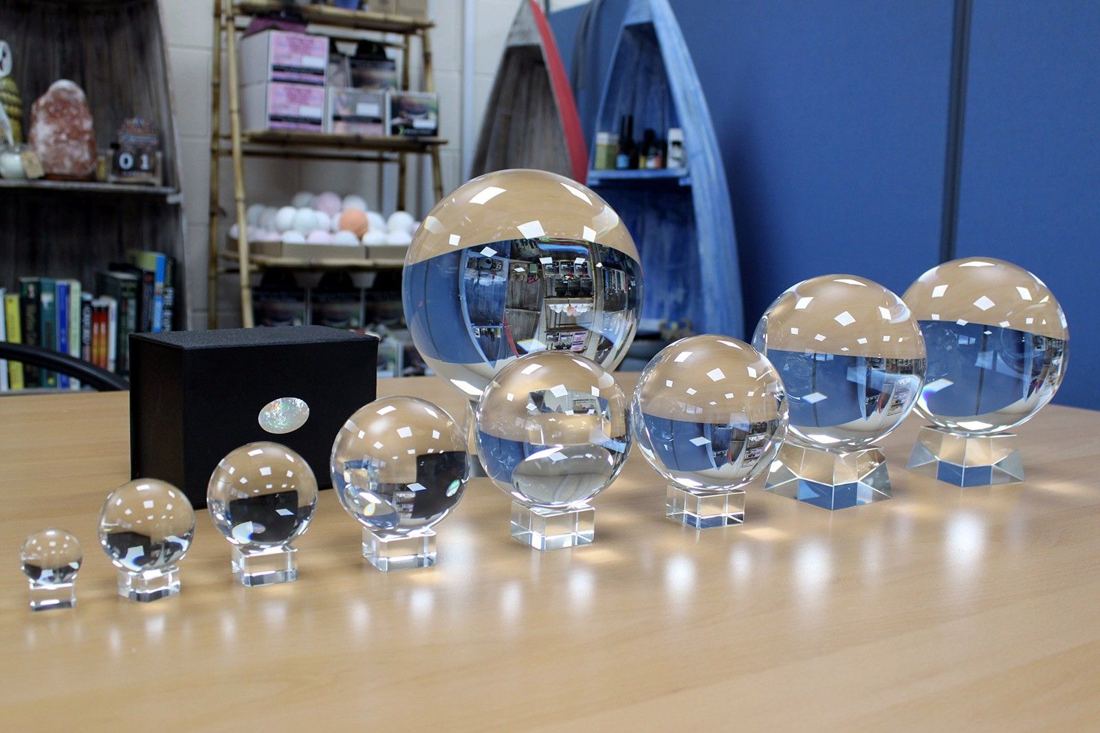 bG9jYWw6Ly9tZWRpYS85Sy8wQy82MFIzMEMxRzZHVkswQzlLLzczMTkxZDBjLmpwZWc-8.jpg Crystal Ball on Stand 40mm