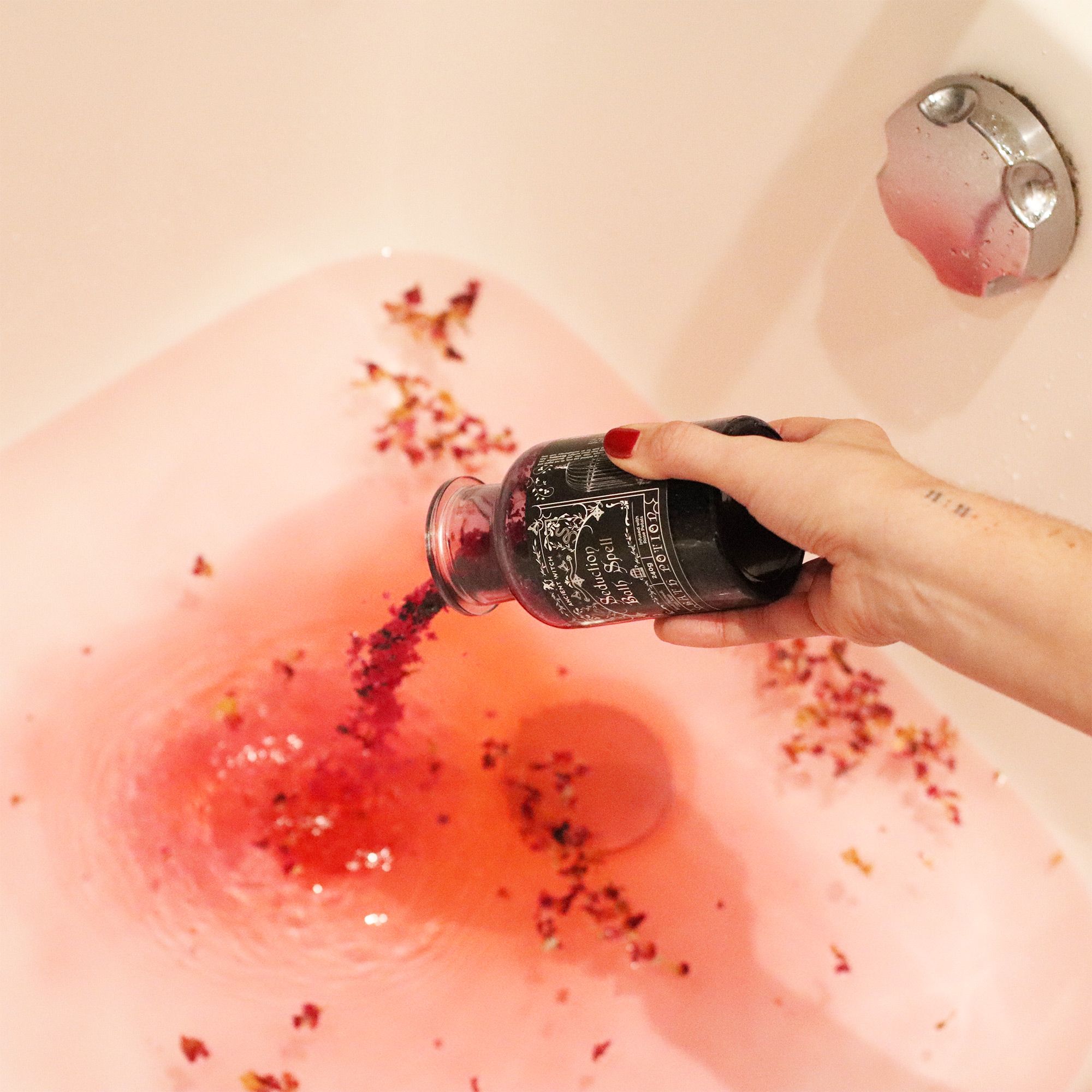 bG9jYWw6Ly9tZWRpYS9IUS8yQy82MFIzMEMxSjY0U0syQ0hRLzUyODA0ZTZiLmpwZw.jpg Ancient Witch Bath Spell Potion & Amethyst Crystal Amulet - Seduction