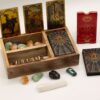 bG9jYWw6Ly9tZWRpYS8xSy9FQy82MFIzMEMxSjY0VjNFQzFLLzMyNzcyNWY5LmpwZw.jpg Three Section Tarot Box with Card Holder