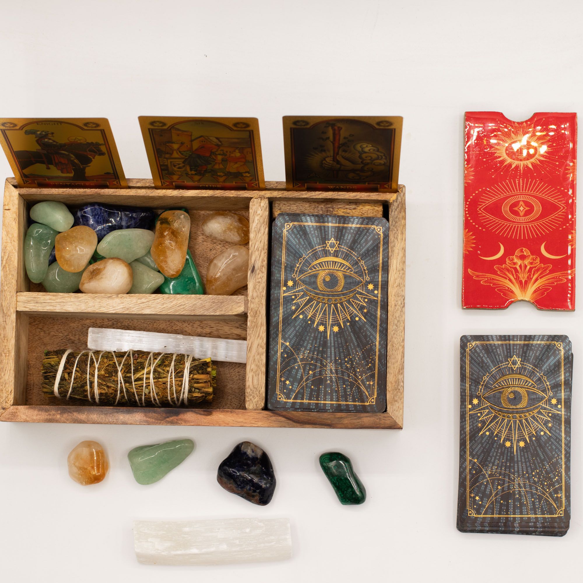 bG9jYWw6Ly9tZWRpYS8xTS9FQy82MFIzMEMxSjY0VjNFQzFNLzAxZGZjNWFmLmpwZw.jpg Three Section Tarot Box with Card Holder